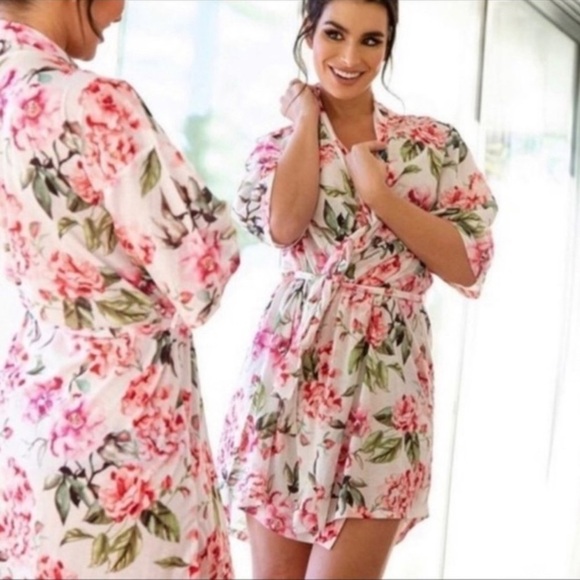 Show Me Your Mumu Floral Wrap Robe - Picture 1 of 11